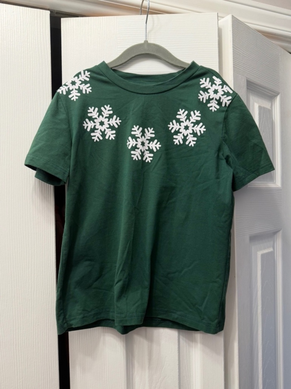 Size 8 Taylor Joelle Snowflake Tee